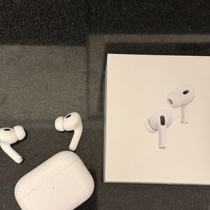 AirPods Pro 2 lightning case